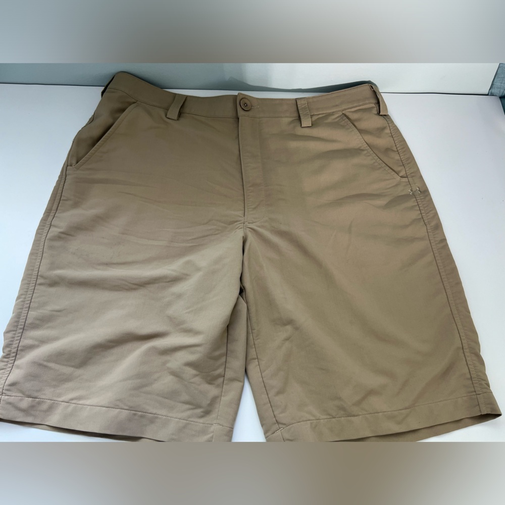 Under Armour HeatGear  Short Men's Khaki  Size 36